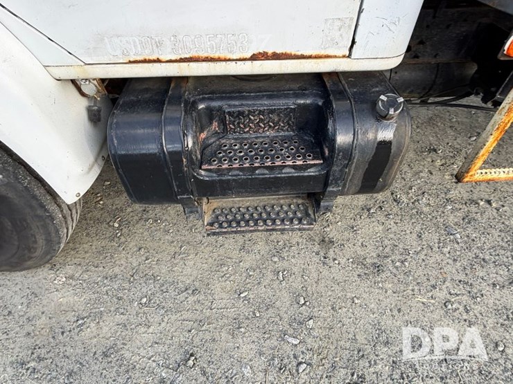 international-4700-image-23