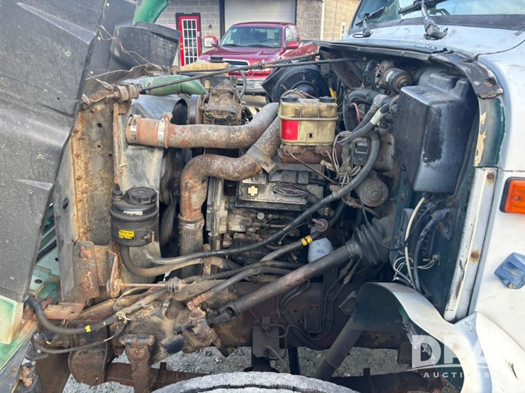 international-4700-image-56