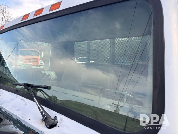 international-4700-image-57