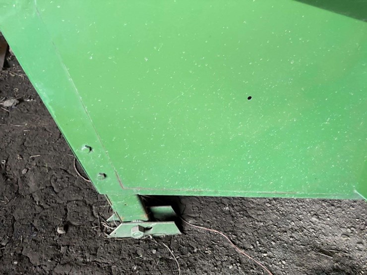 john-deere-3010-image-4