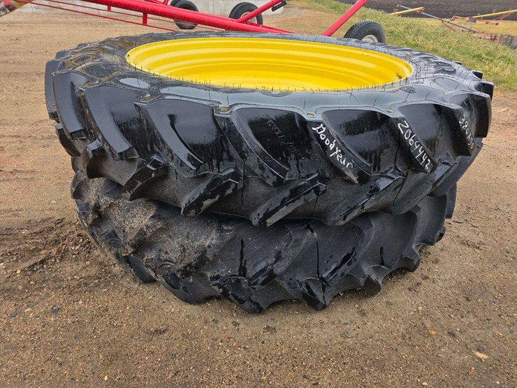 john-deere-8100-image-9