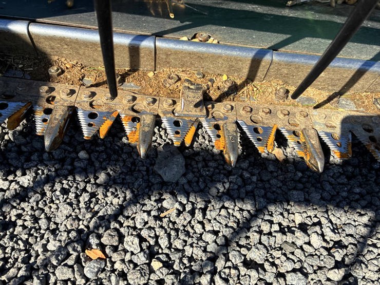 2004-john-deere-630f-image-23