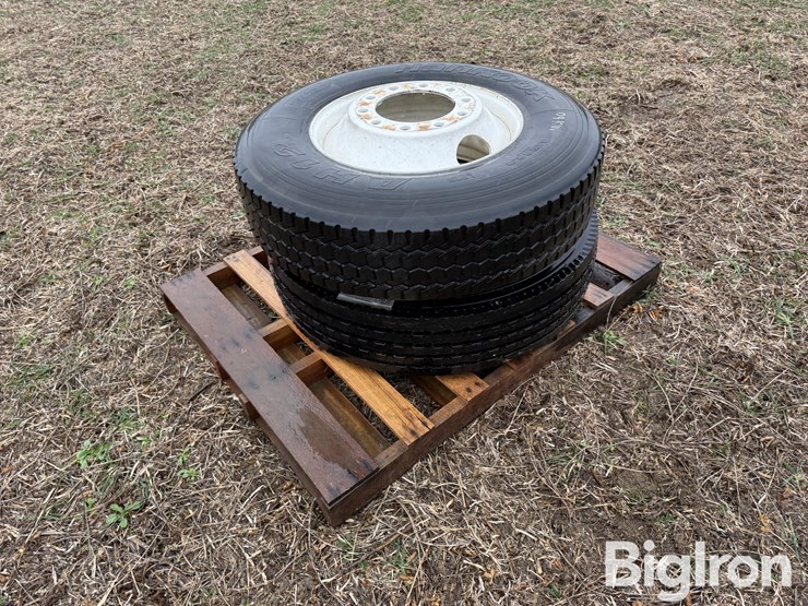 2)-11r22.5-tires-image-5