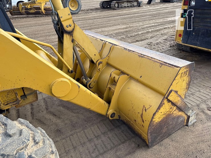 2004-caterpillar-416d-image-13