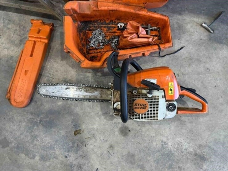 stihl-ms290-chainsaw--motor-pulls-through-image-1