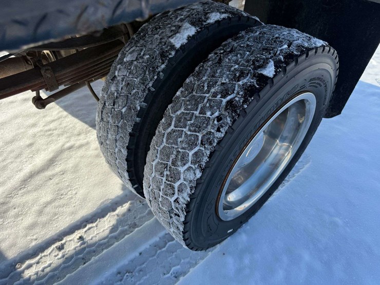 2012-ford-f550-image-23