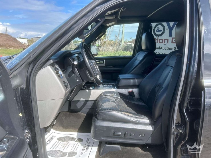 2017-ford-expedition-limited-image-12