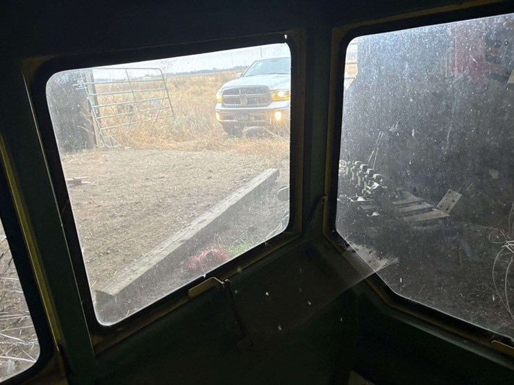 john-deere-3010-image-12