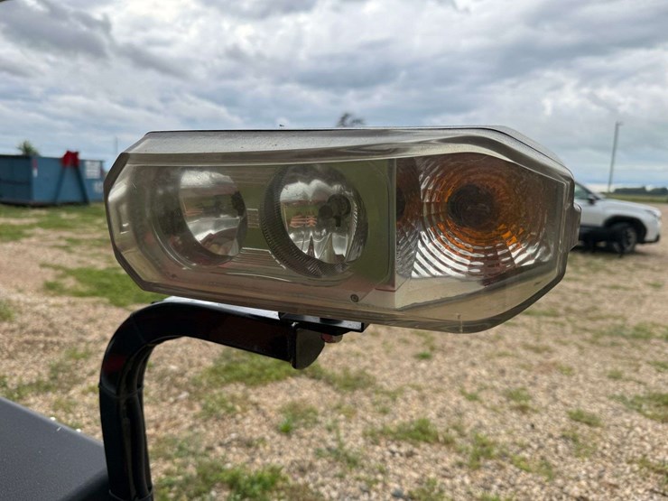 2018-hiniker-poly-snowplow-with-mounts-for-a-99-01-3/4-ton-chevrolet,-has-controller-image-20