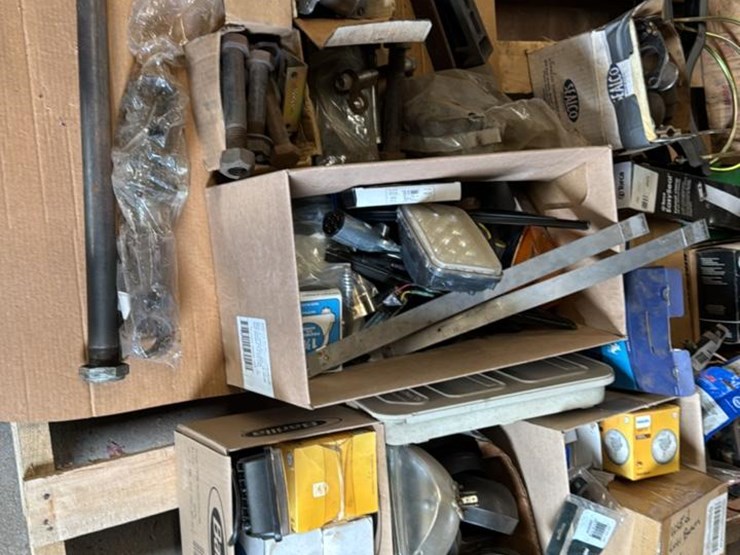 #191-•-skid-of-parts*-image-1