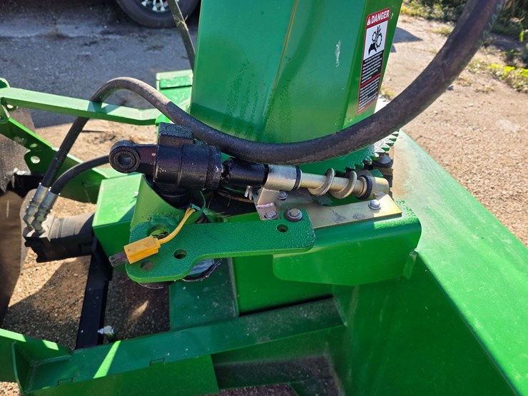 frontier-sb1174-3pt-snowblower-with-skid-loader-quick-attachment-adapter-plate,-2-years-old,-hydraul-image-9