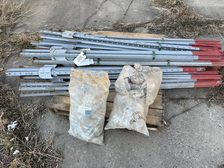 new-fence-posts-&-clips-image-1