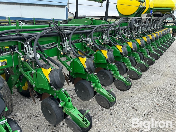 john-deere-db90-image-11