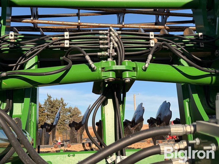 2022-john-deere-2680h-image-16