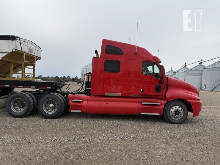 2003-kenworth-t2000-image-4