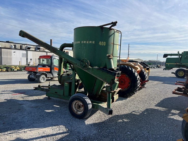 john-deere-400-image-3