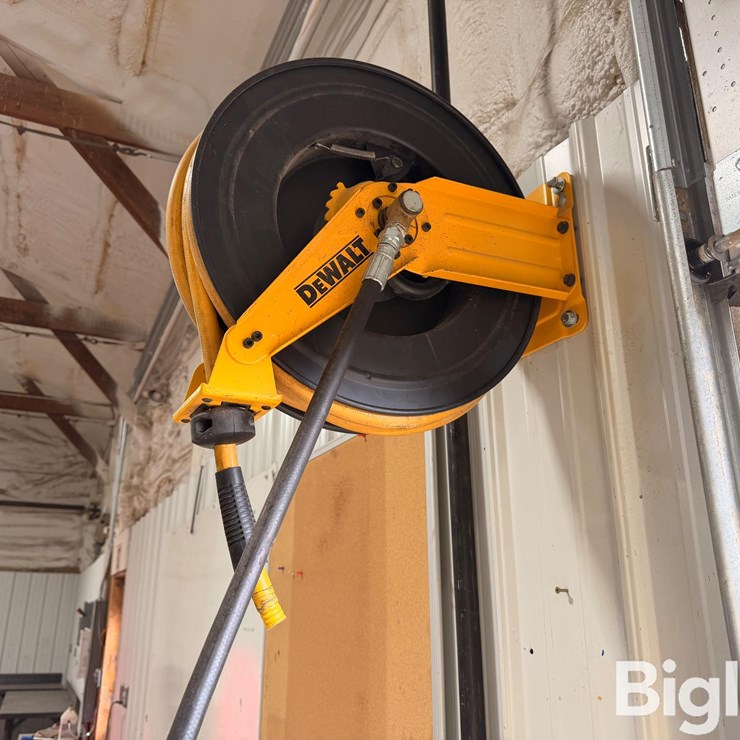 DeWalt DXCM024-0344 Dbl. Arm Hose Reel W/ 1/2" X 50' Premium Hose