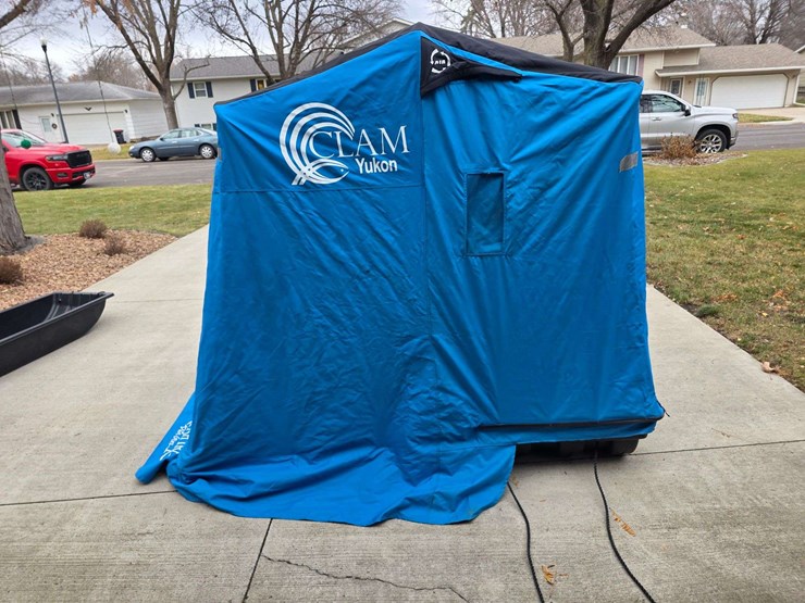 clam-yukon-fish-trap-by-dave-genz-2-person-portable-fish-house,-sled-and-flip-up-style,-folding-seat-image-10