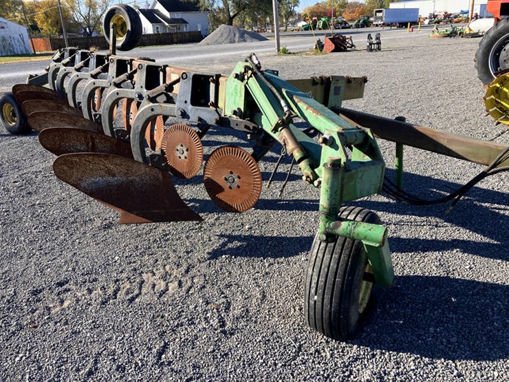 john-deere-2700-image-1