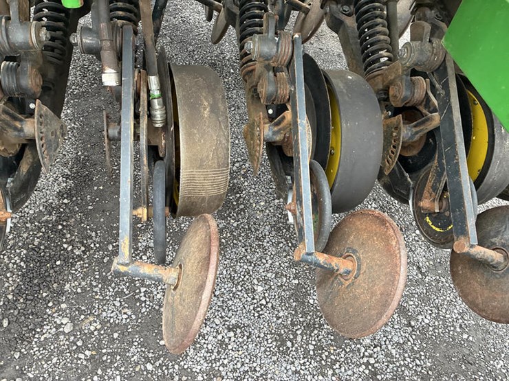 john-deere-750-image-36