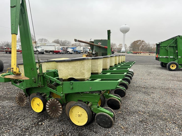 john-deere-7000-image-6