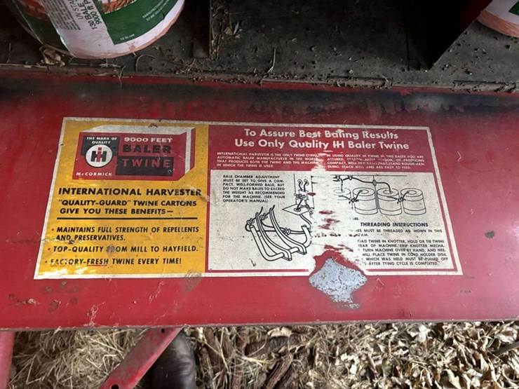 ih-47-square-baler,-540-pto,-twine,-stored-inside-image-12