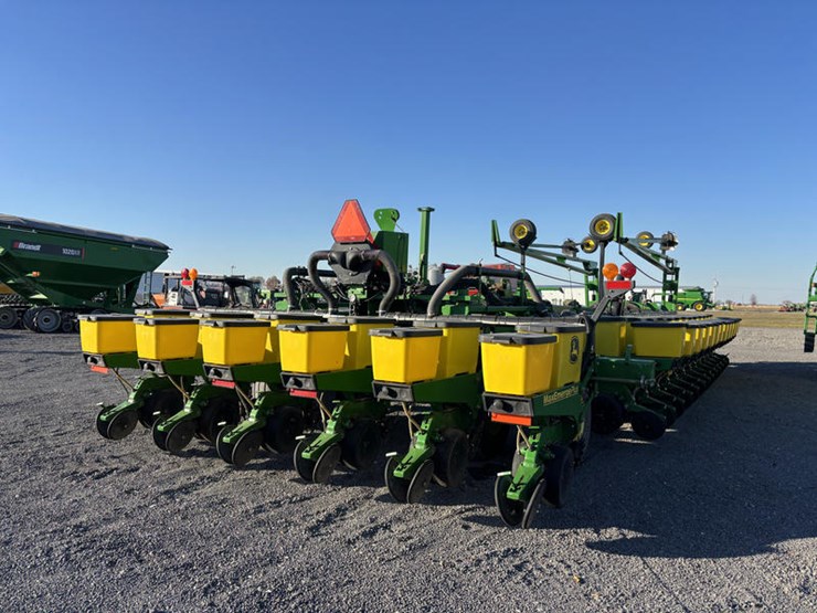 john-deere-db80-image-27