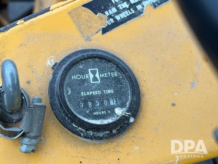 1995-swinger-180-loader-(jn3530)-image-32