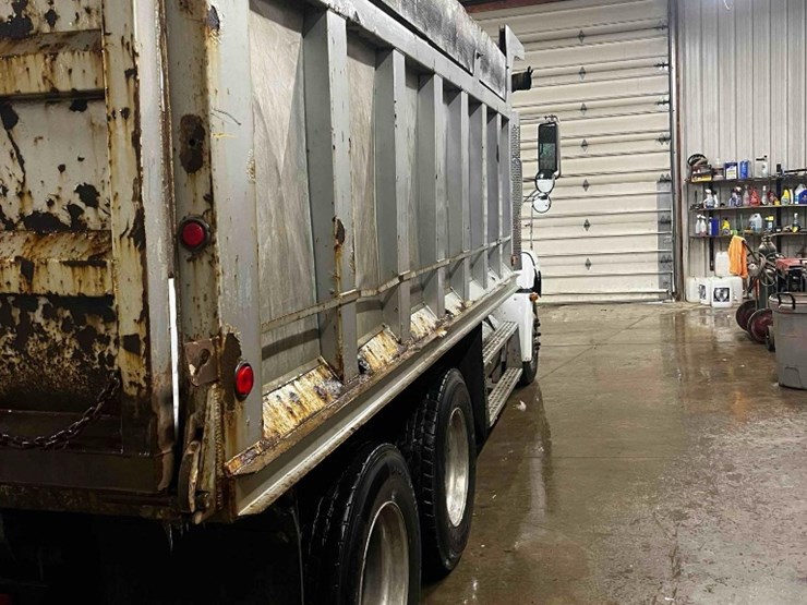 1997-freightliner-fld112-image-6