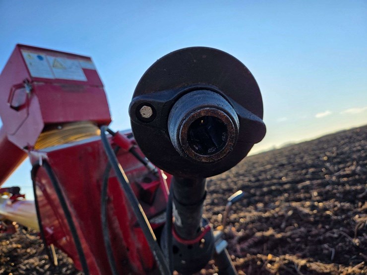 westfield-10”-x-83’-auger-with-swing-hopper,-16”-tires,-works-good,-used-fall-of-‘25-image-12