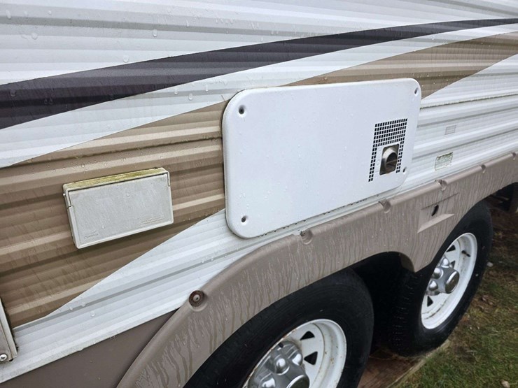 2004-prowler-fleetwood-5th-wheel-rv,-model-255-bhs,-12’-slide-out,-newer-19’-awning,-1-queen-front-b-image-33