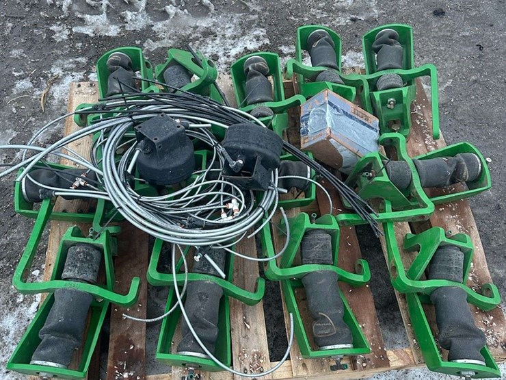 john-deere-7300-image-1