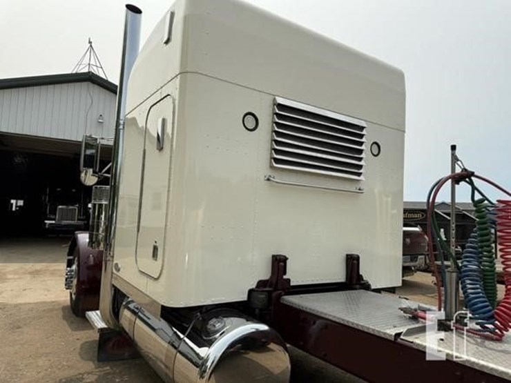 2002-peterbilt-379-image-63