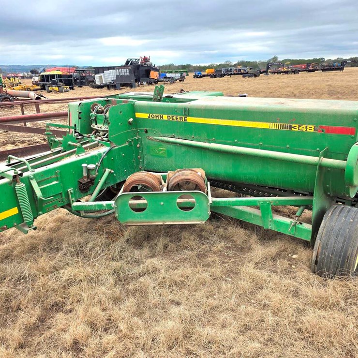 JOHN DEERE 348