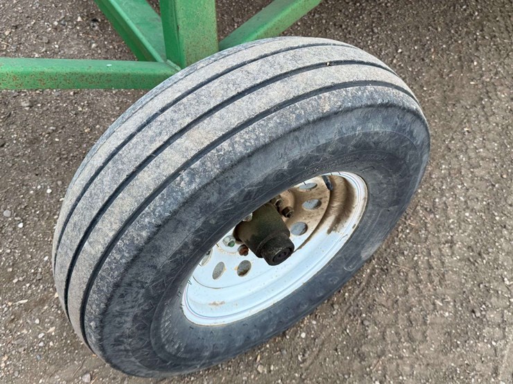 2004-geringhoff-12-row-20”-roto-disc-chopping-head,-comes-with-a-mauer-header-trailer,-stationary,-r-image-22