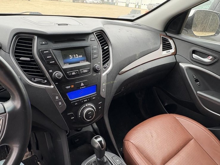 2014-hyundai-sante-fe-suv-image-11