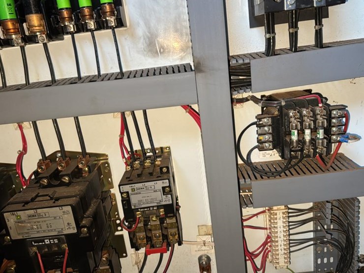 #142-•-electrical-box*-image-6