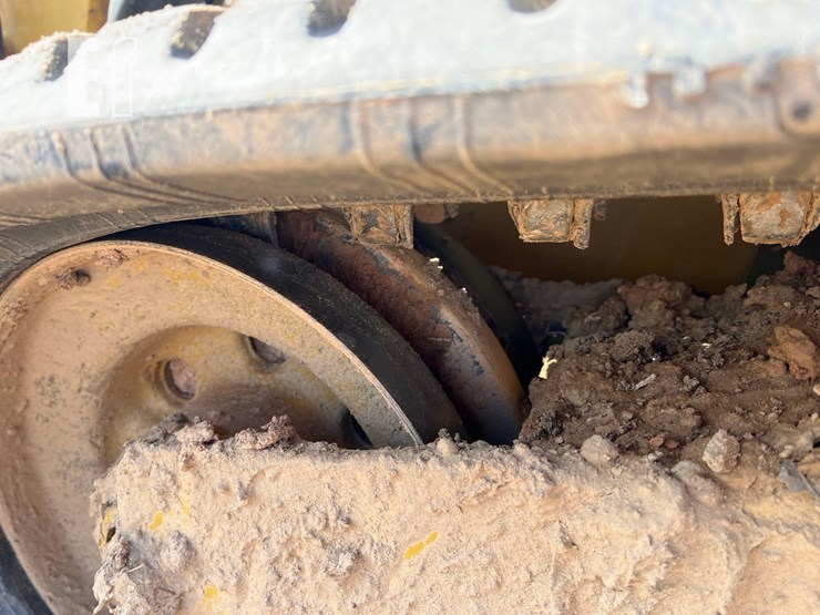 2020-caterpillar-259d3-image-10