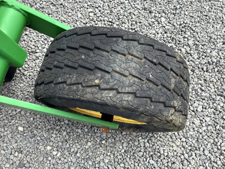 john-deere-845-image-22