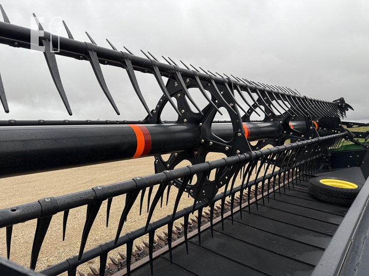 2013-john-deere-435d-image-13