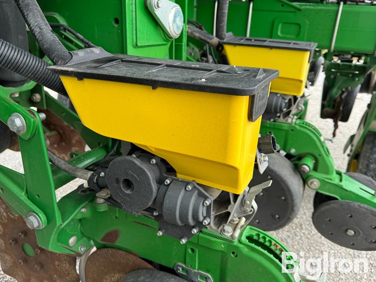 2015-john-deere-1795-image-17