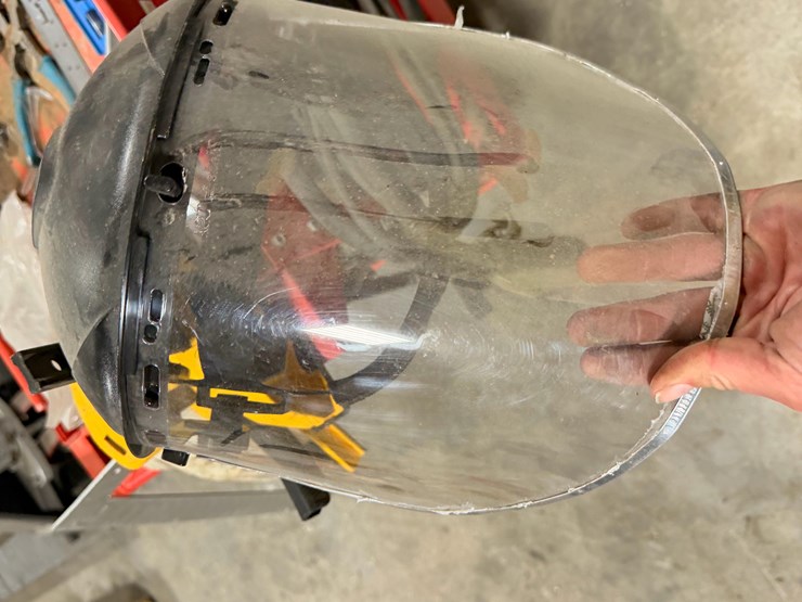 miller-spectrum-875-dc-plasma-cutter-w/-accessories-&-cart-image-16