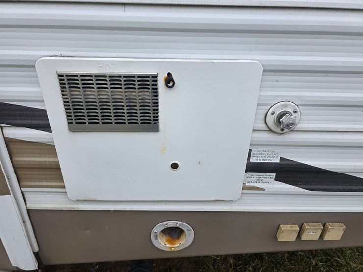 2004-prowler-fleetwood-5th-wheel-rv,-model-255-bhs,-12’-slide-out,-newer-19’-awning,-1-queen-front-b-image-26