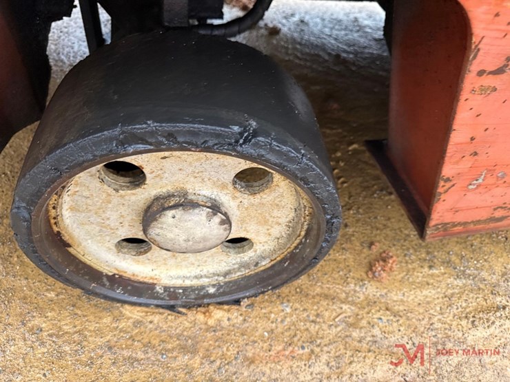 nissan-50-straight-mast-forklift-image-9