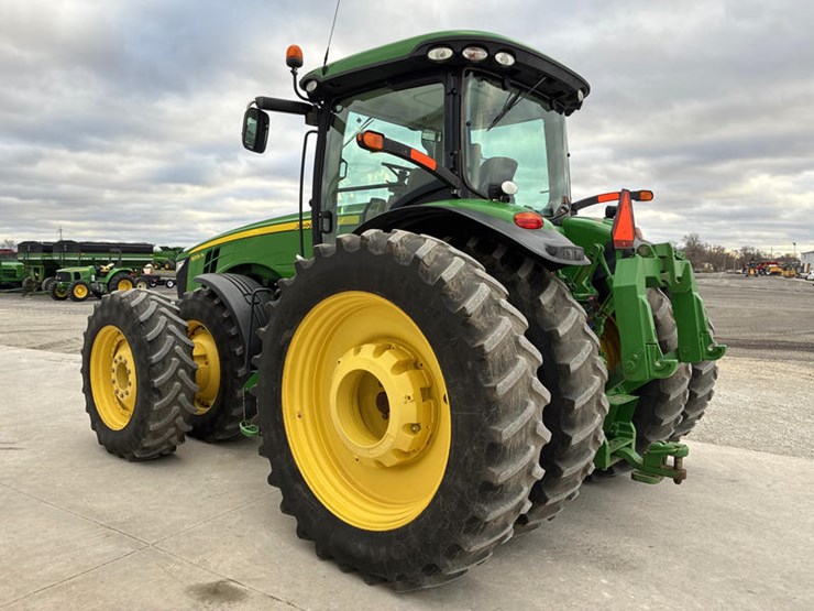 john-deere-8335r-image-8
