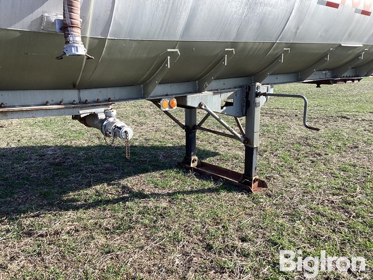 1965-standard-steel-36’-aluminum-t/a-water-tanker-trailer-image-15