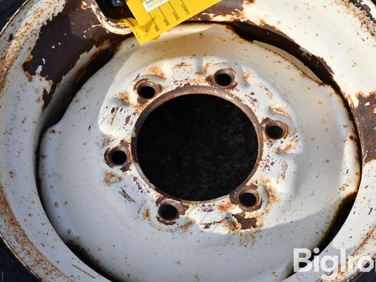 firestone-9.5l-15-tire-on-6-bolt-rim-image-12