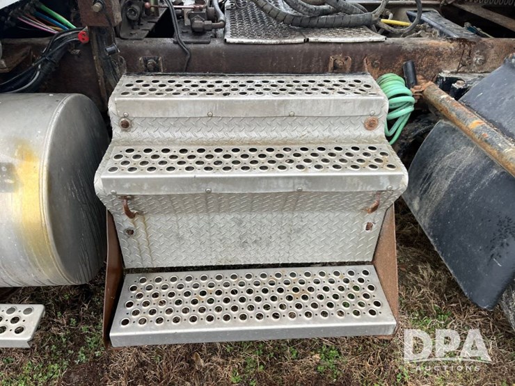 2005-kenworth-t800-image-35