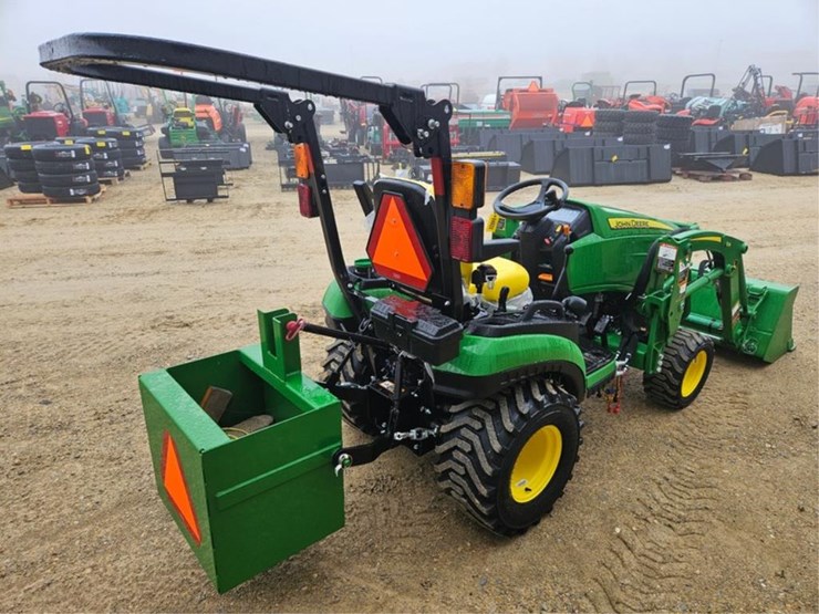 john-deere-1025-image-5