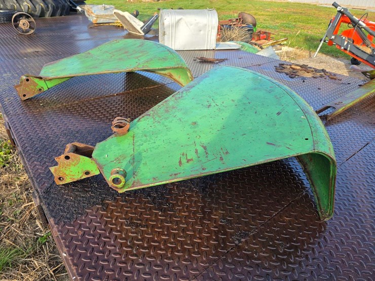 2-cylinder-john-deere-fenders-image-3